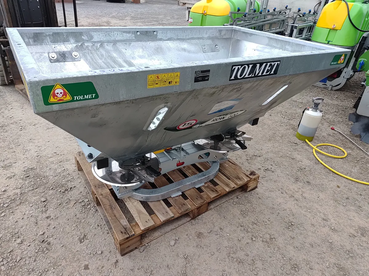 Fertiliser spreader TOLMET   NEW - Image 1
