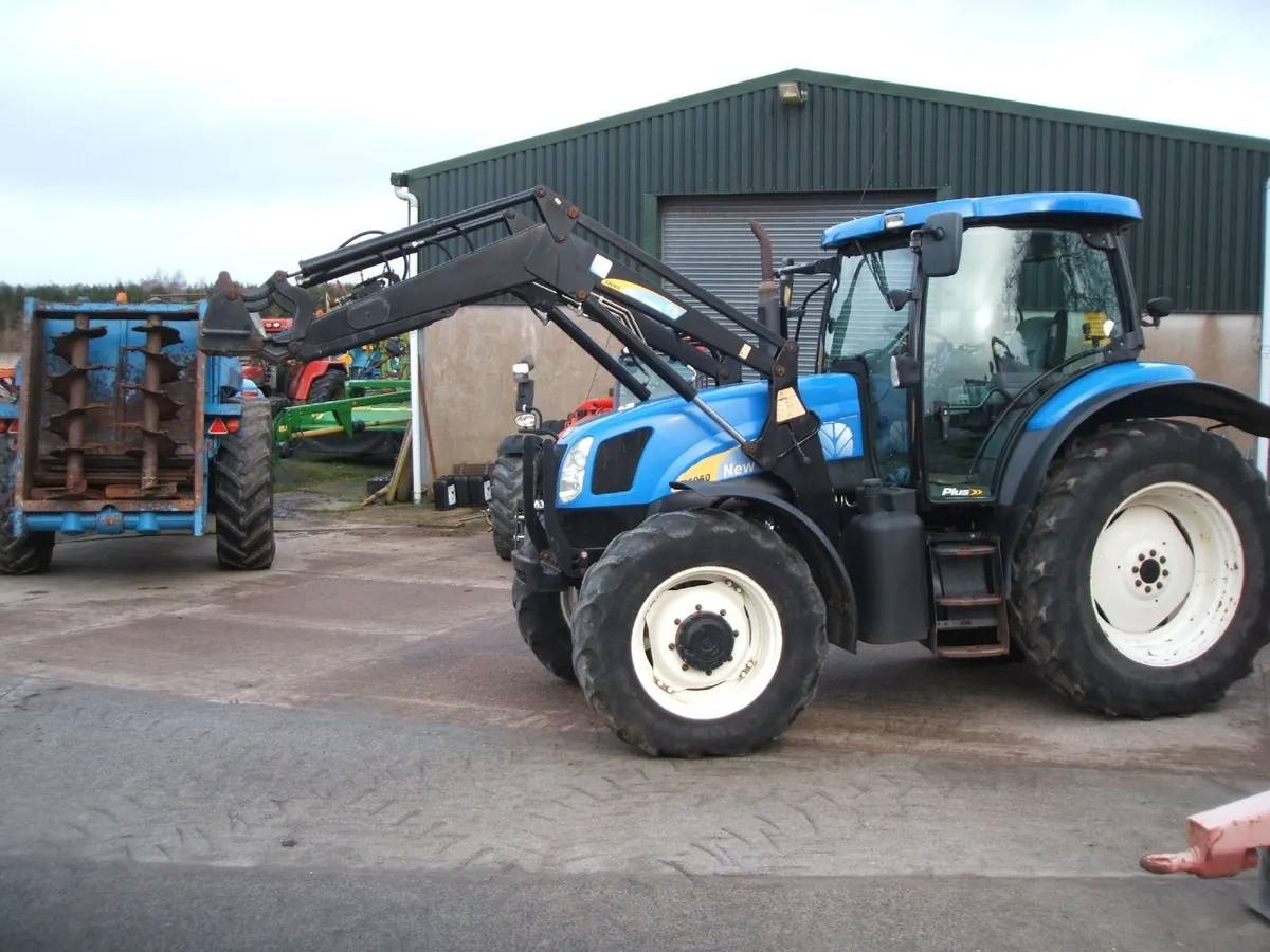 2008 New Holland T6050 with loader - Image 1