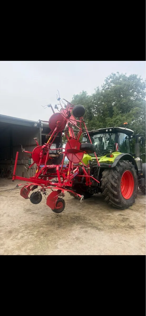 Lely Lotus 6 rotor Tedder - Image 1
