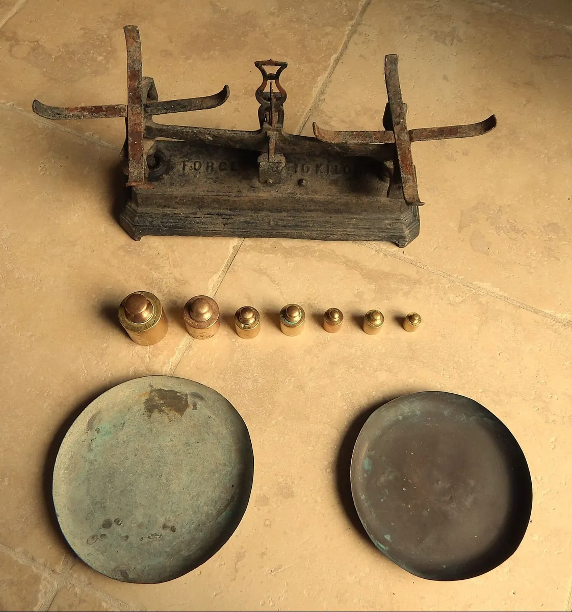 Antique French 10 Kilo Mercantile Balance Scale - Image 3