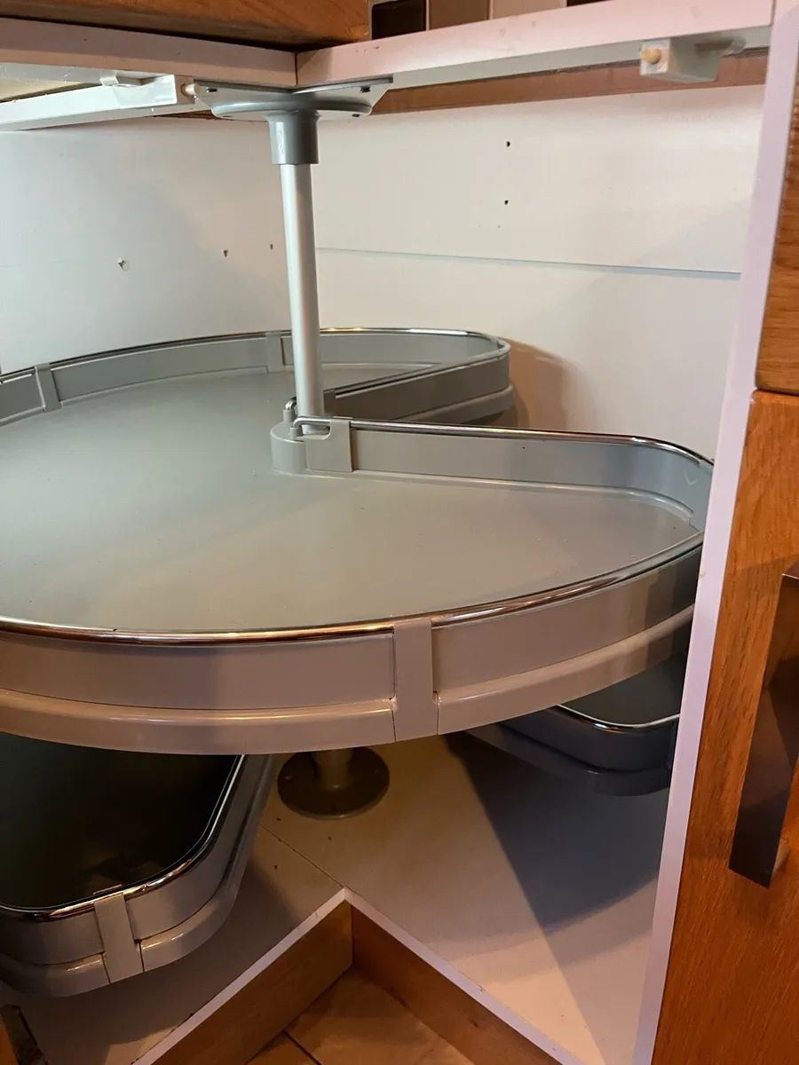 Swivel carousel - Image 2