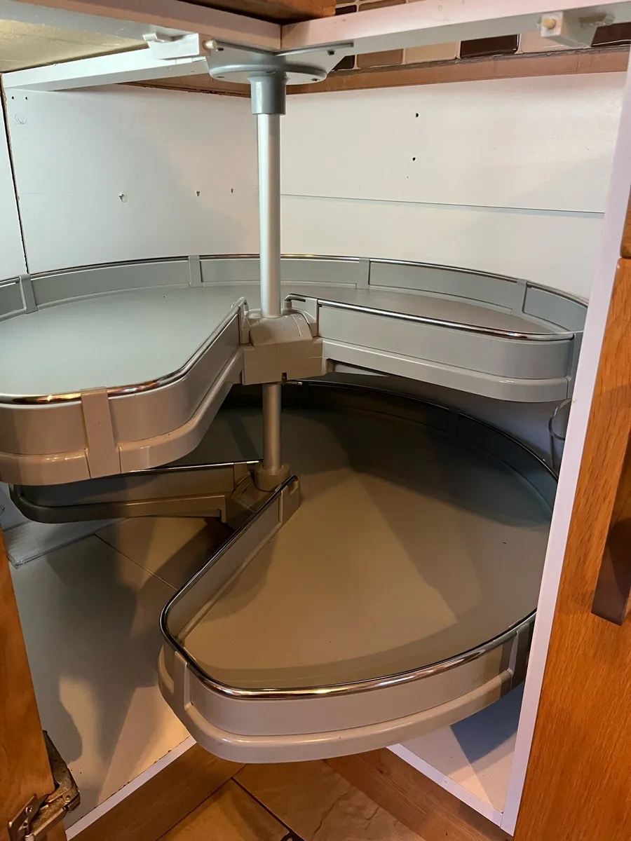 Swivel carousel - Image 3