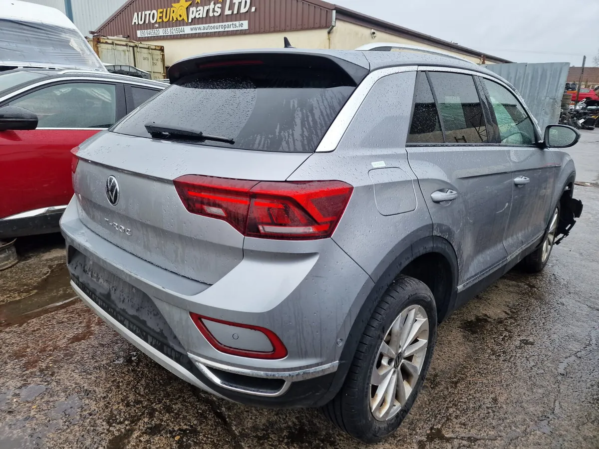 23 VOLKSWAGEN T-ROC  1.5 TSI (DXD) FOR BREAKING - Image 4