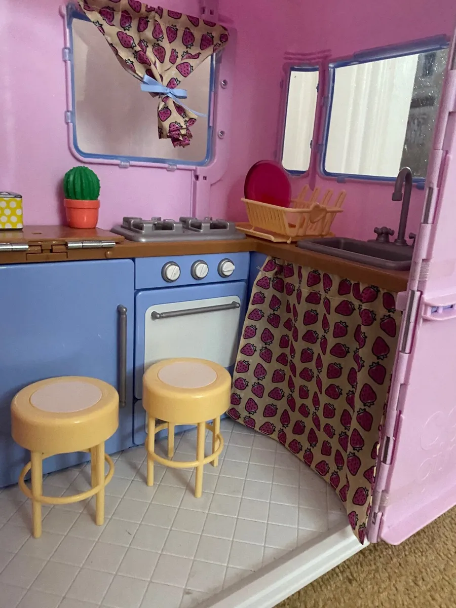 Generation Doll - Image 3