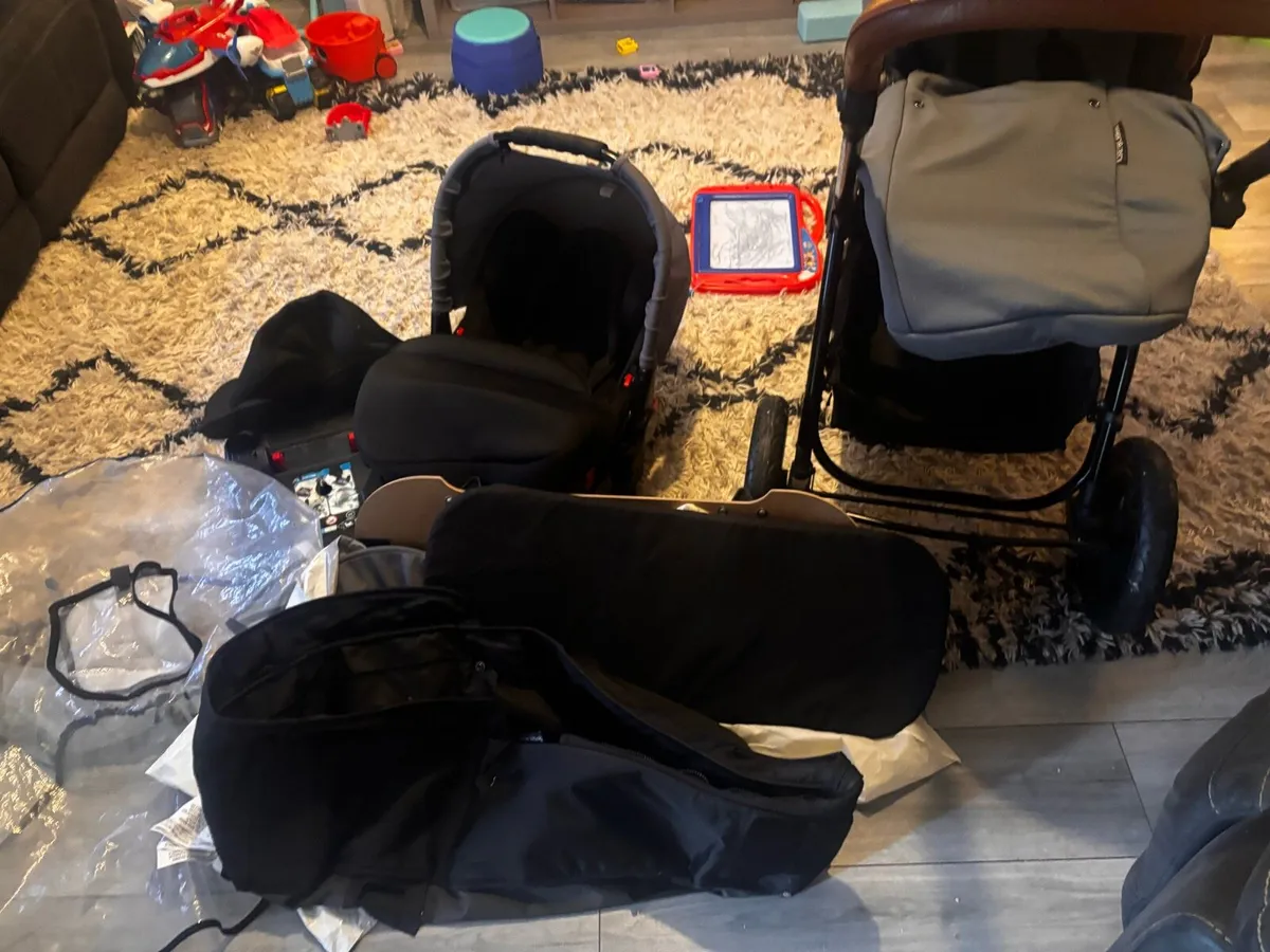 Ickle bubba pram - Image 1