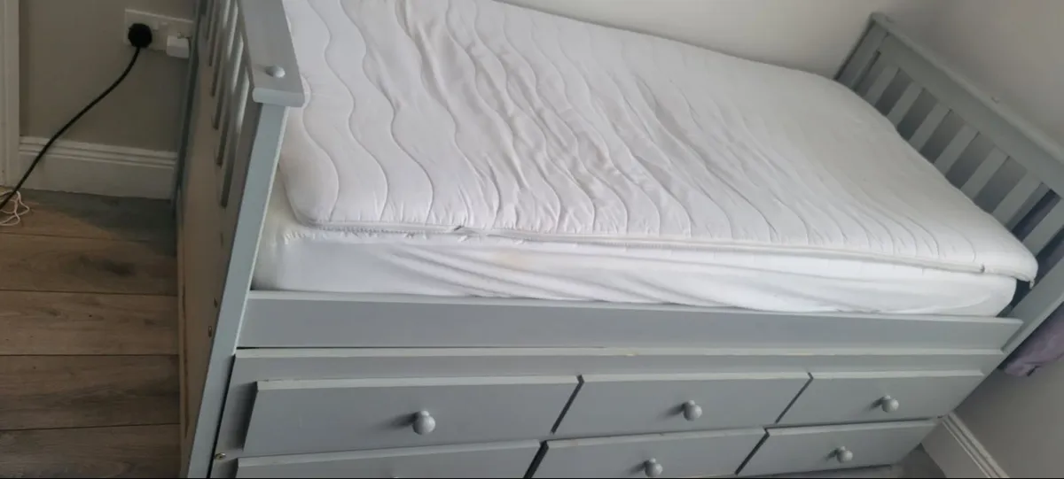 Trundle bed single - Image 1