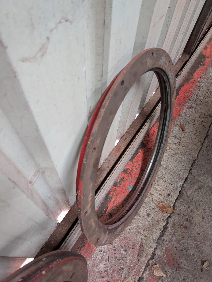 4 Heavy duty Steel Rings / Turntables for sale - Image 2