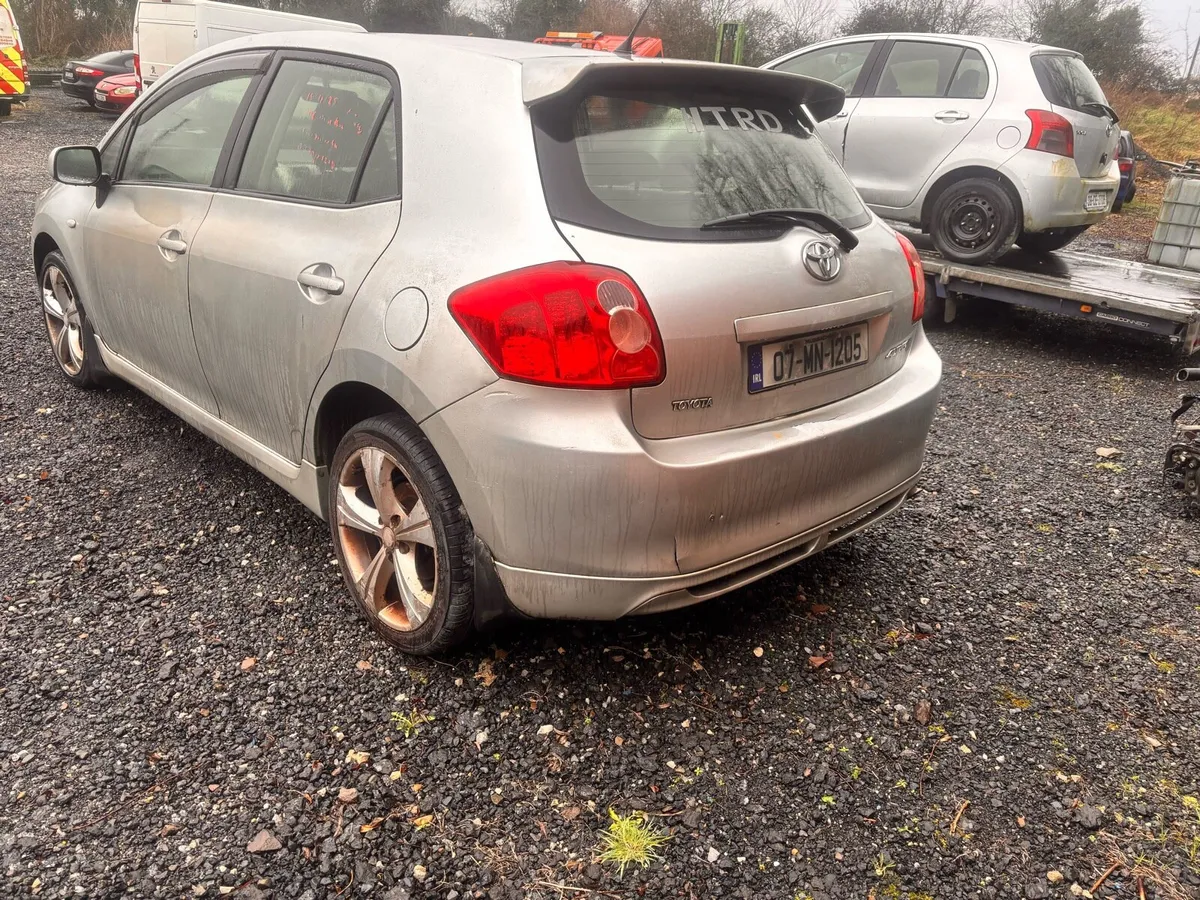 Toyota auris 1.4vvti for breaking - Image 2