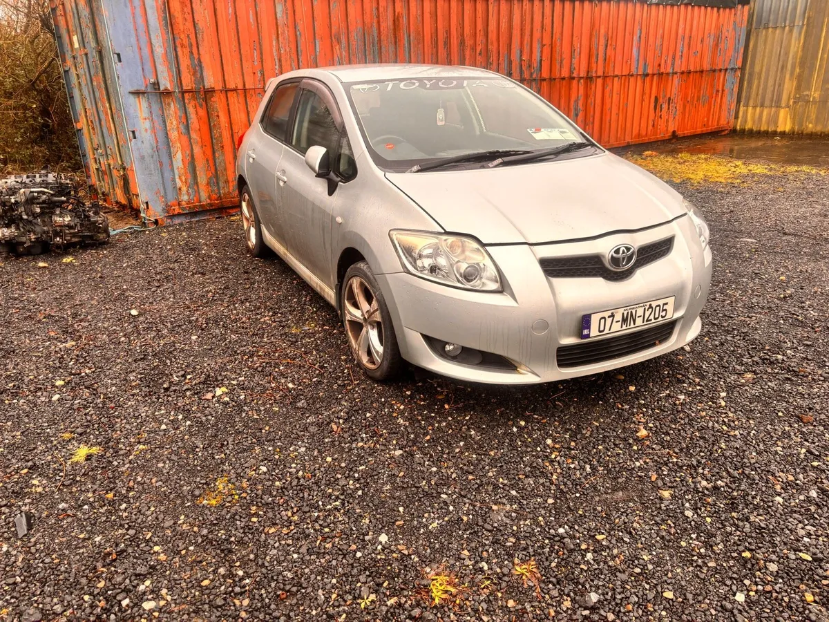 Toyota auris 1.4vvti for breaking - Image 4