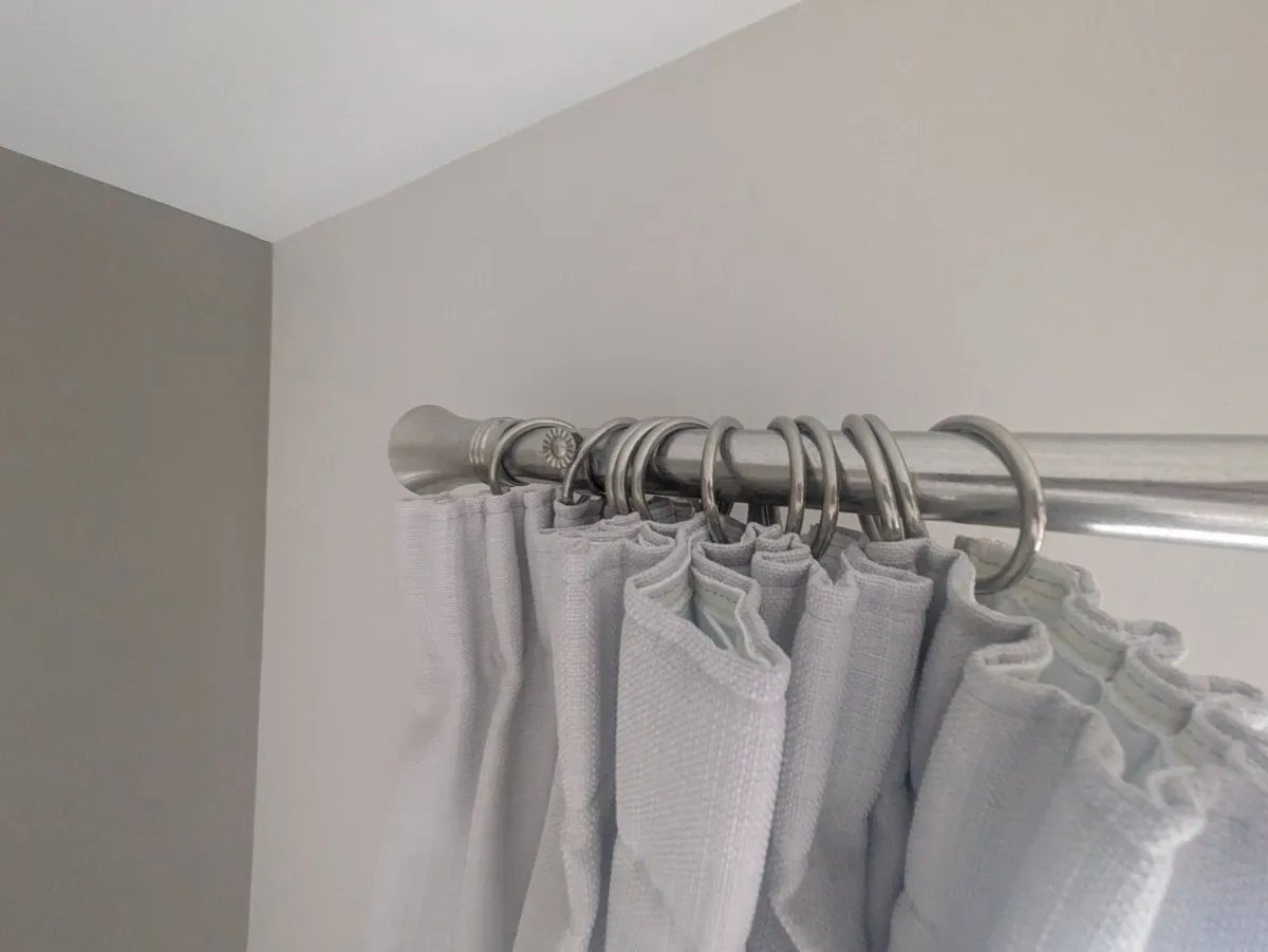 Curtain rail - Image 2