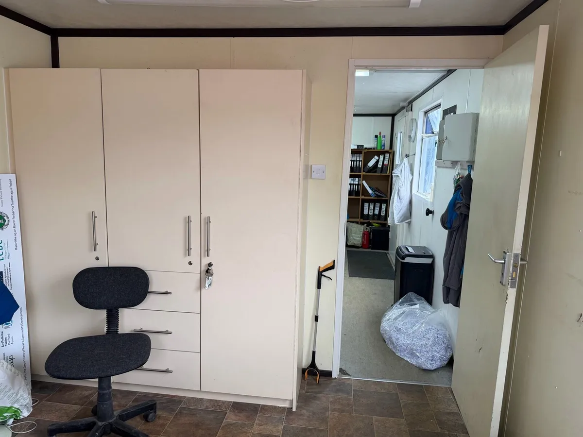 Portacabin site office 30 x 10ft - Image 4