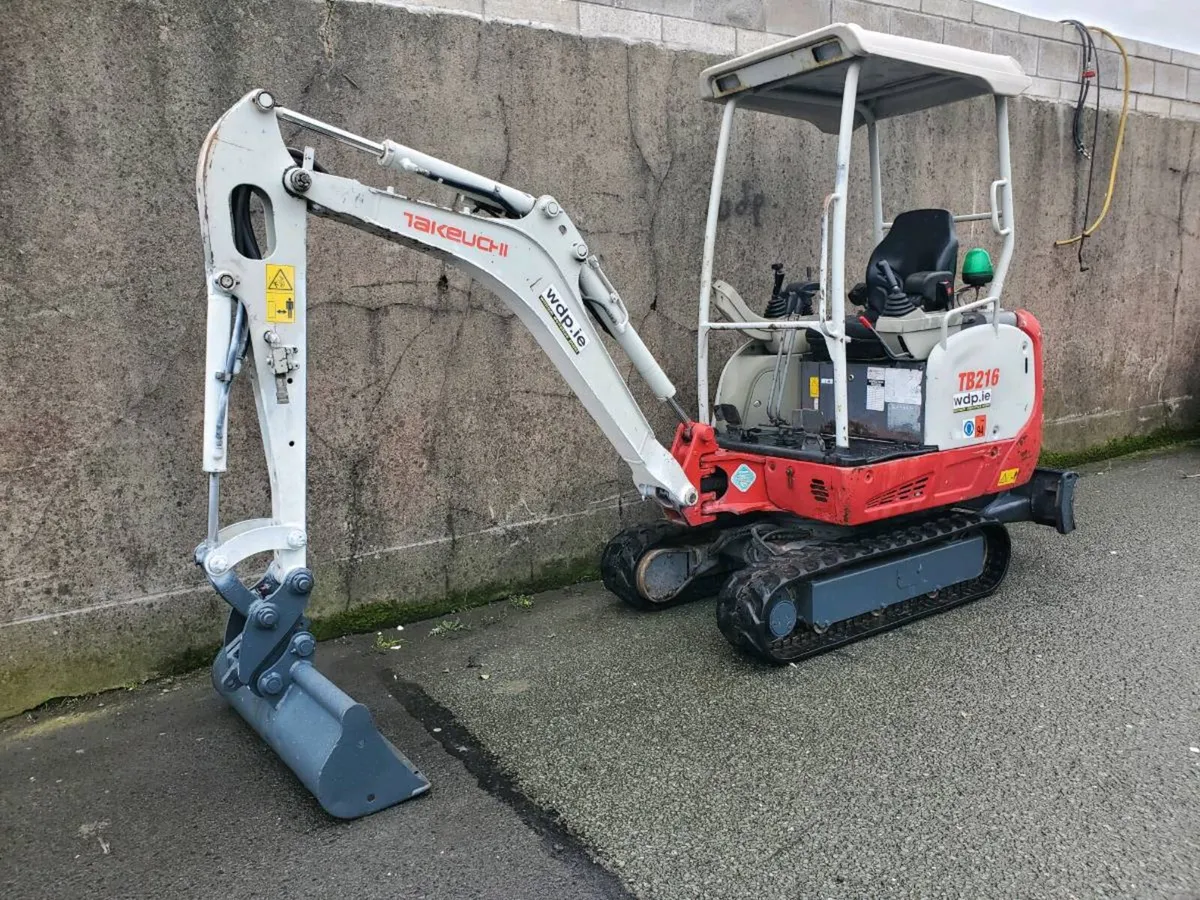 Takeuchi tb216 mini digger - Image 4