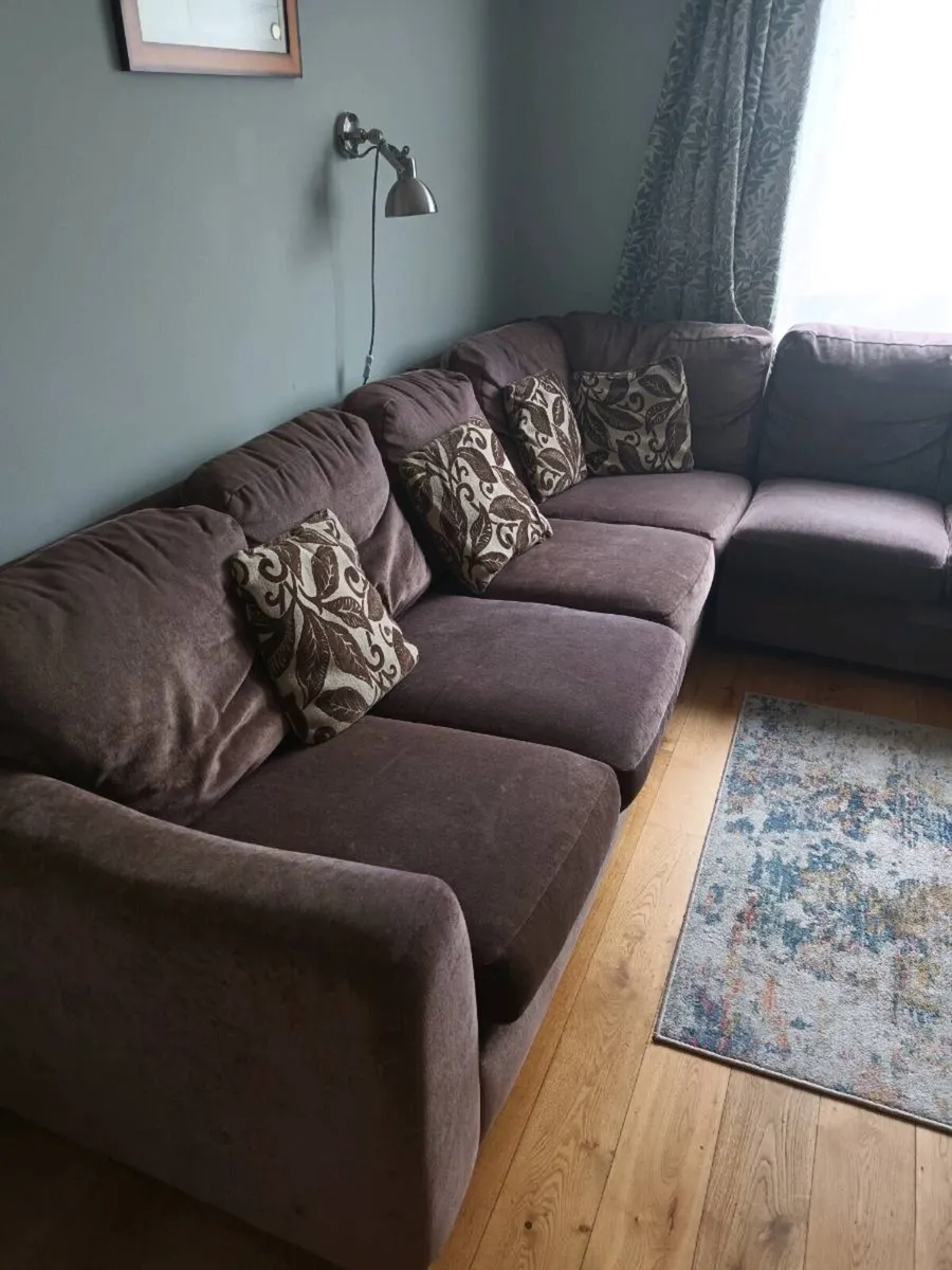 Corner piece sofa - Image 2