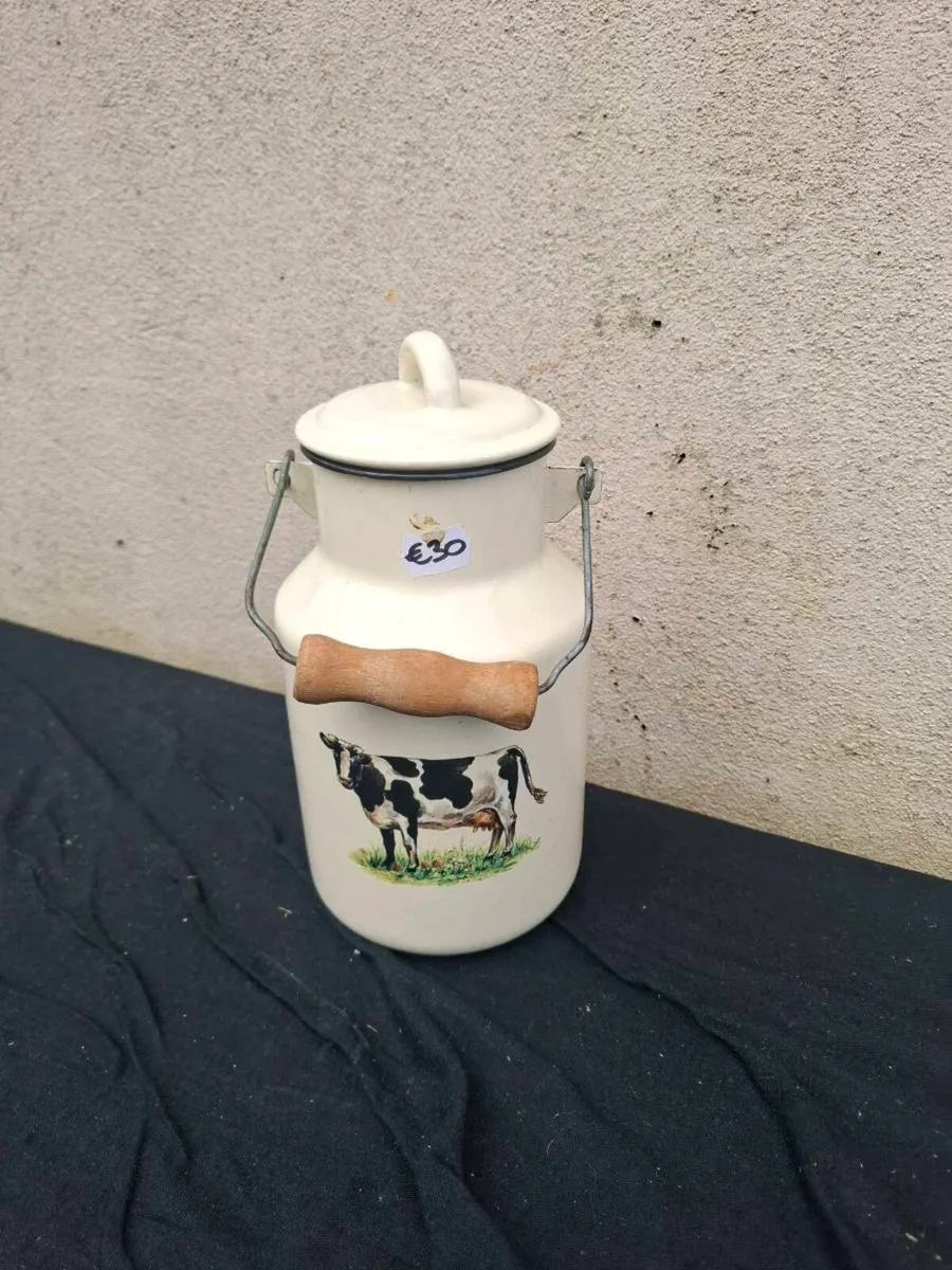 Cow enamel milk churn - Image 1