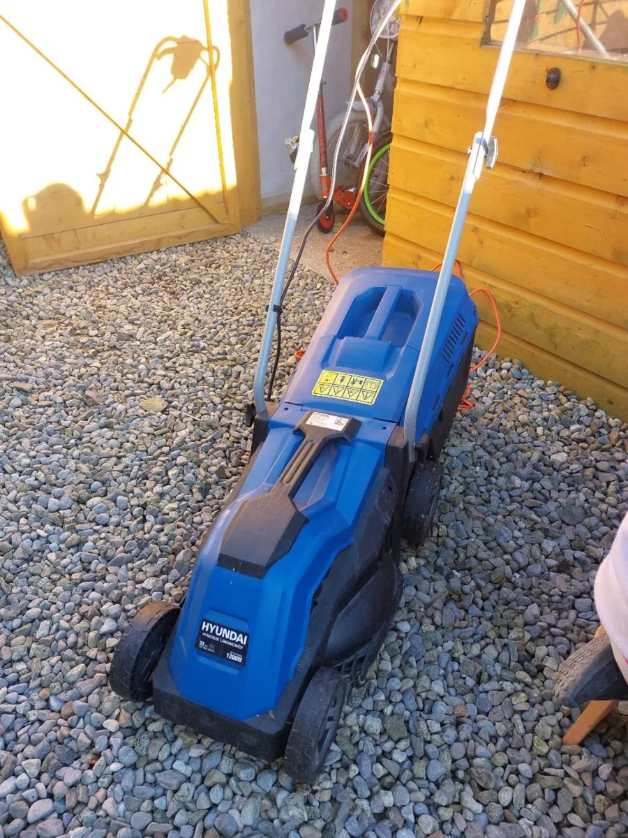 Hyundai Electric lawnmower - Image 1