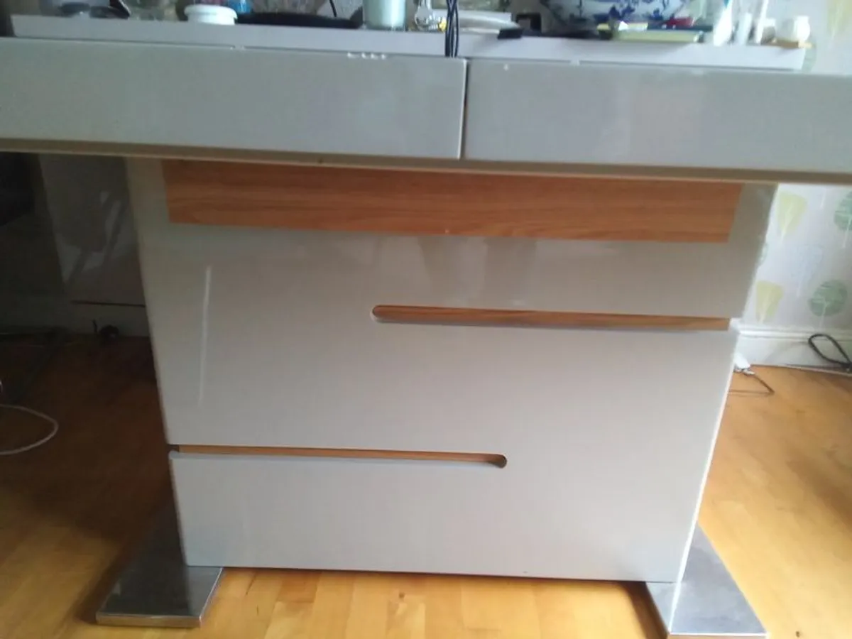 Dining table - Image 3