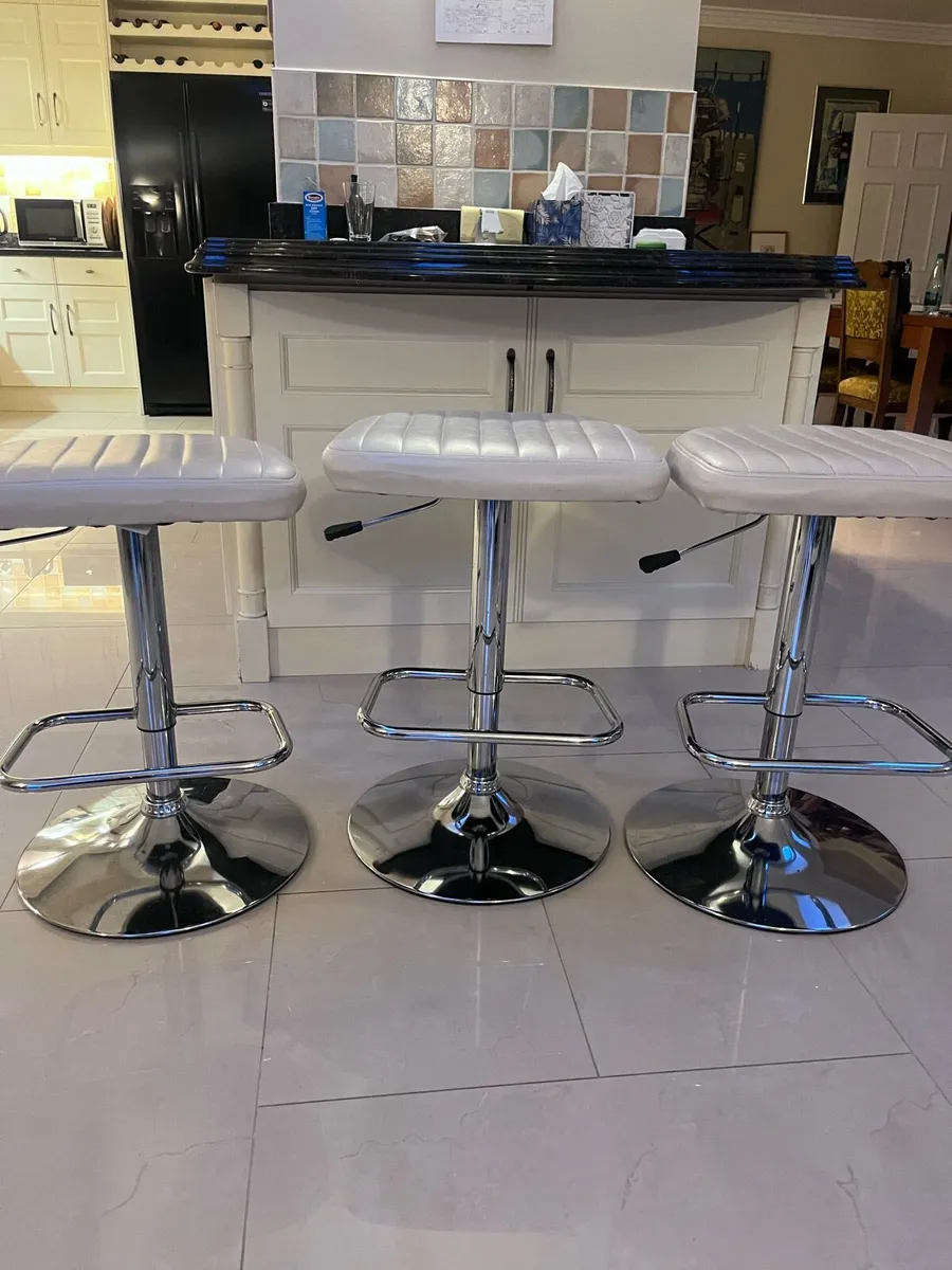 Bar Stools X3 - Image 3