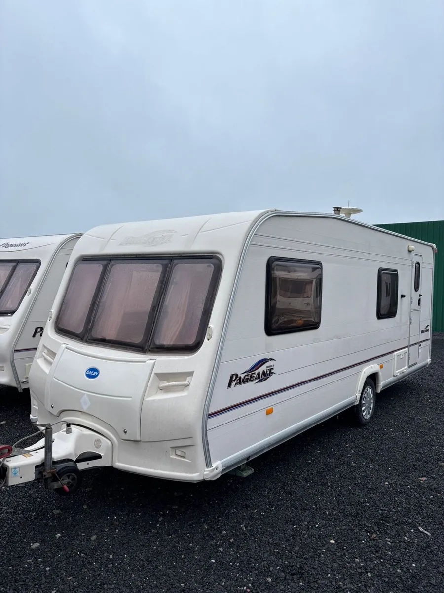 Bailey Pageant 6 Berth Fixed Bunkbed Caravan - Image 1