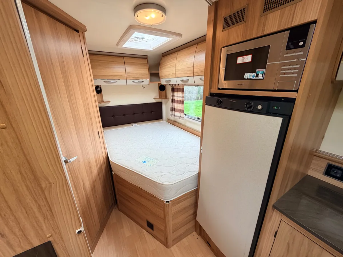 2016 BAILEY APPROACH AUTOGRAPH 745 R.H.D 4 BERTH - Image 2