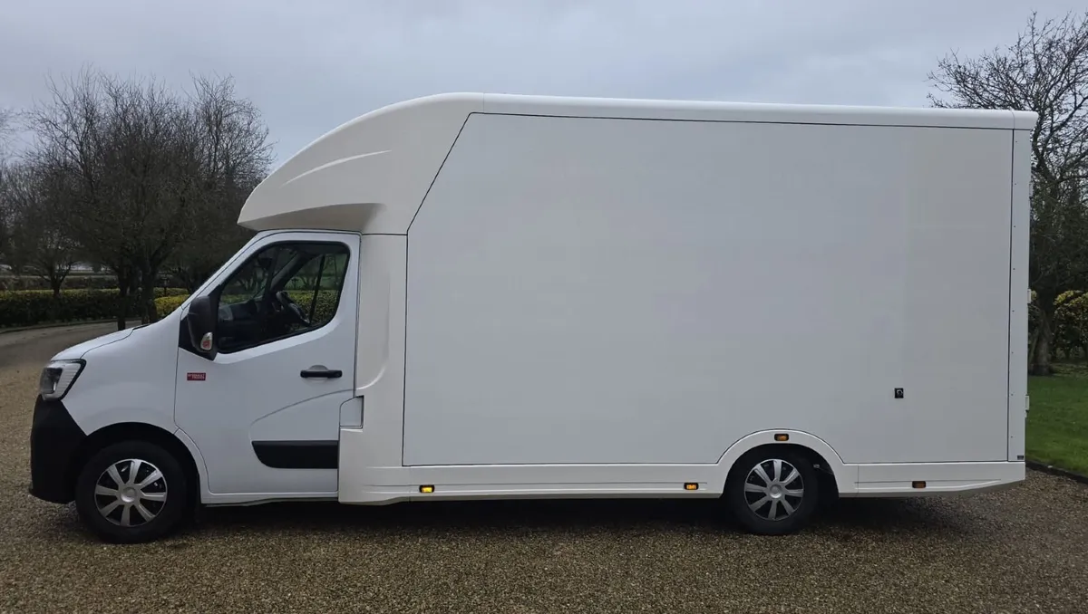 2021 Renault Master Maximover Auto VAN – 35 LWB - Image 4