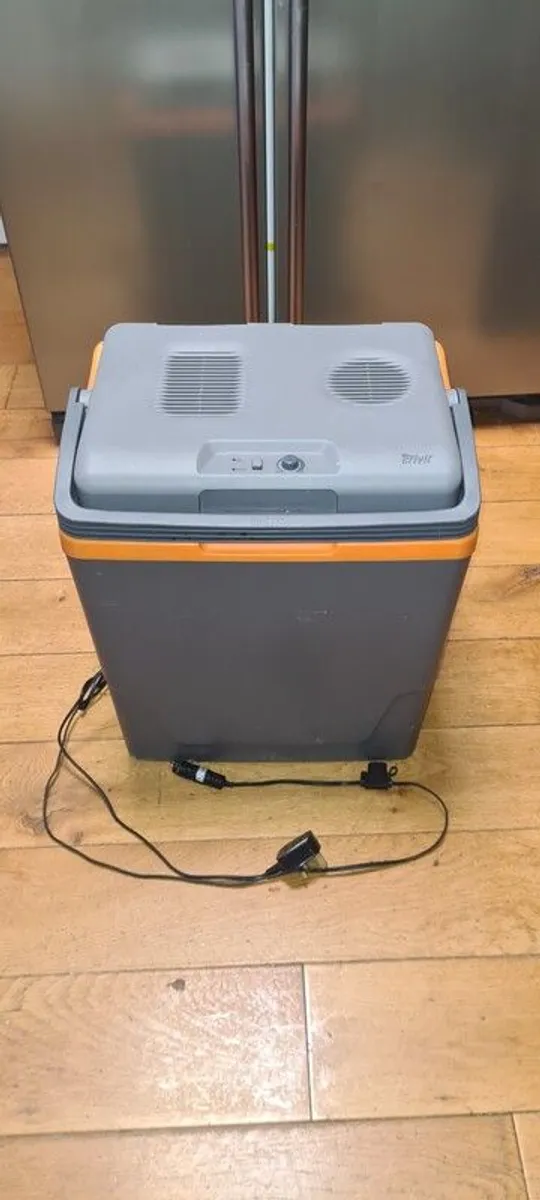 Mini Fridge/Heater - Image 1