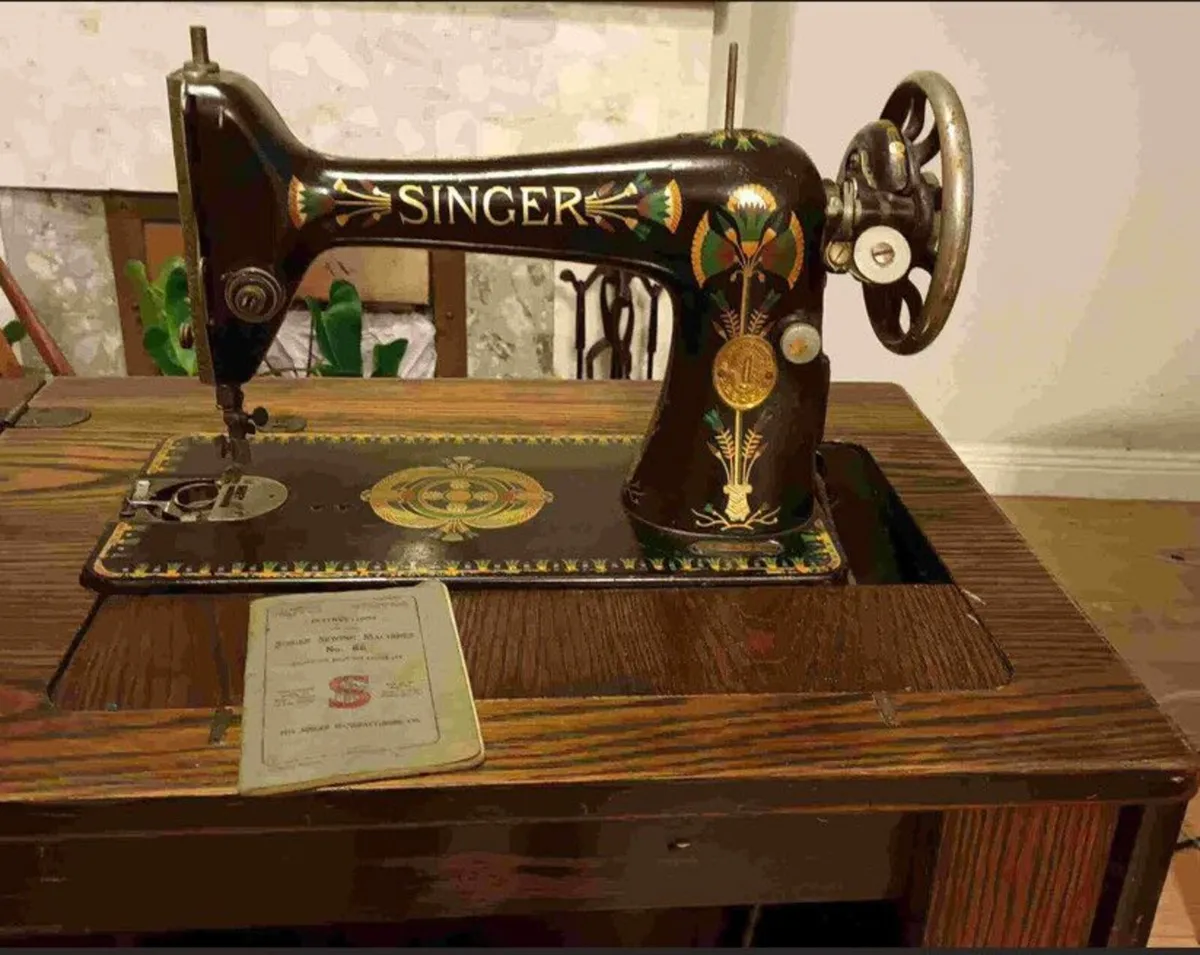 Singer Sewing Machine - Image 1