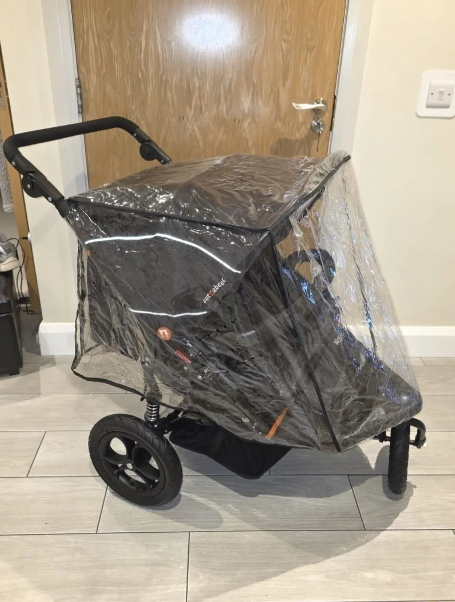 Out N About V 5 double buggy - Image 1