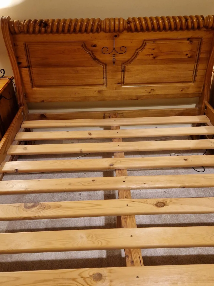 Pine sleigh double bed - Image 4