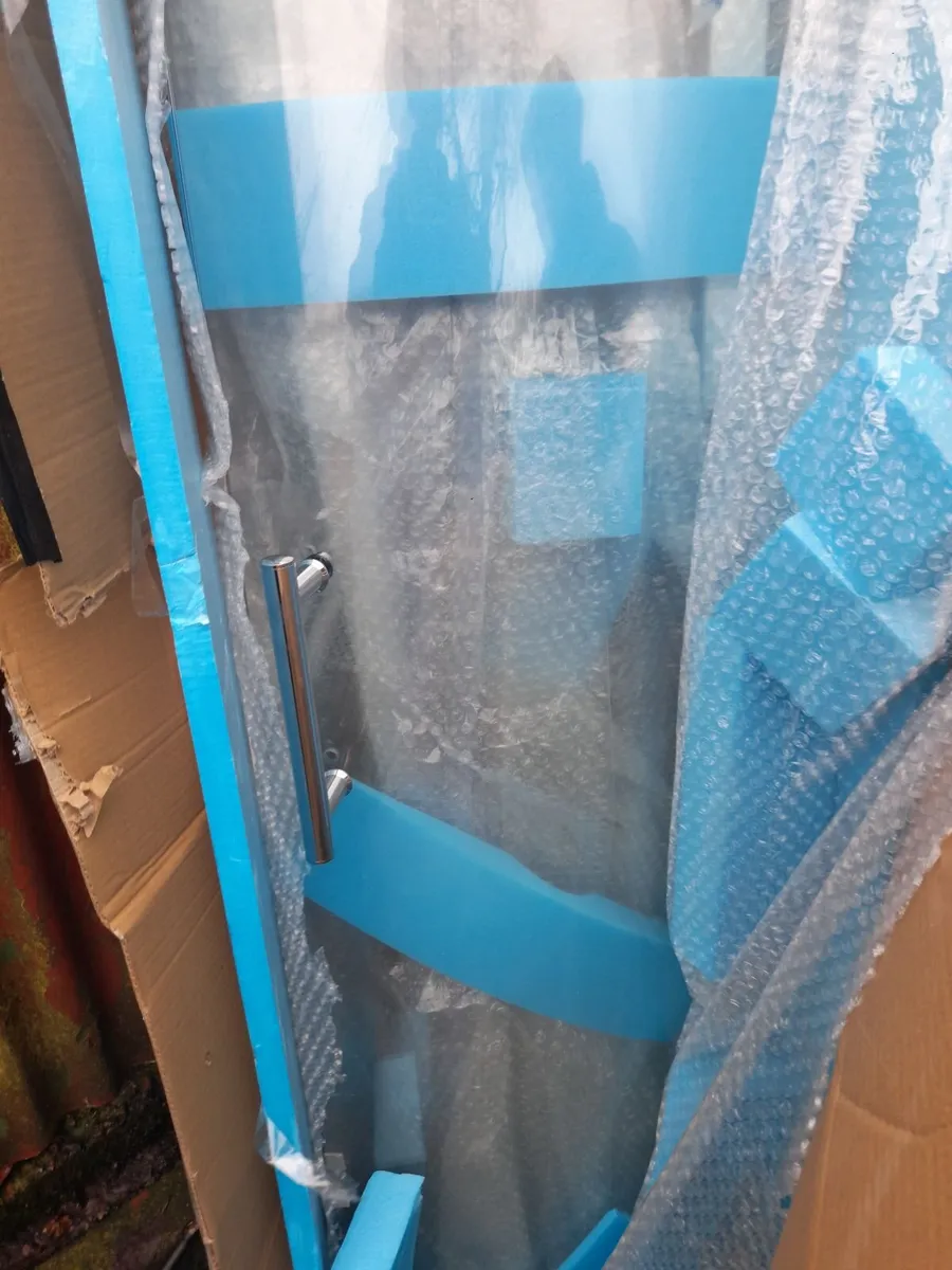 Shower doors - Image 1