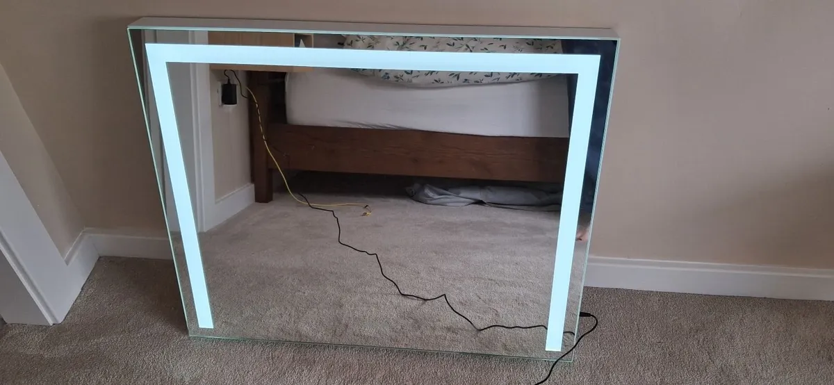 Make-Up Mirror - Image 4