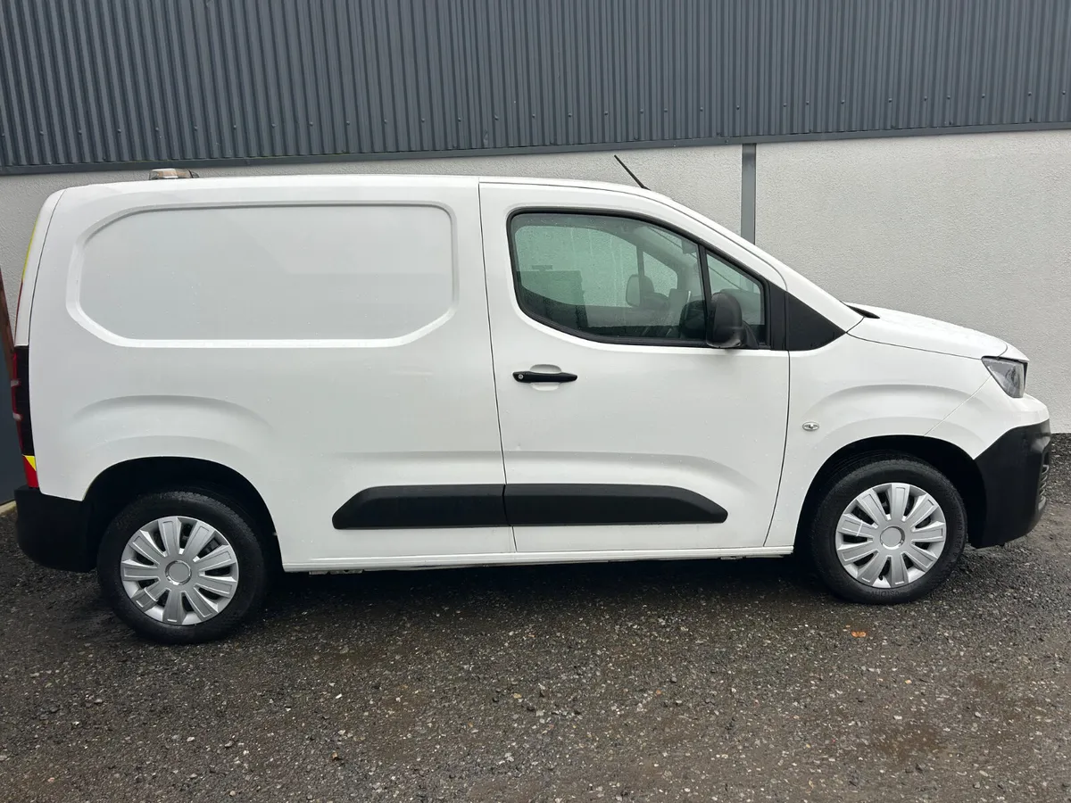 2021 Peugeot Partner ‘Professional €13950 Inc vat - Image 3