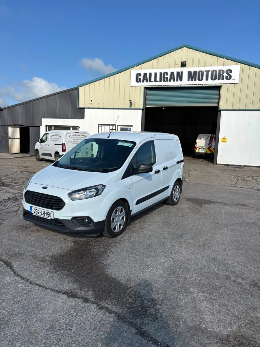 Ford Transit Courier 2023 - Image 1