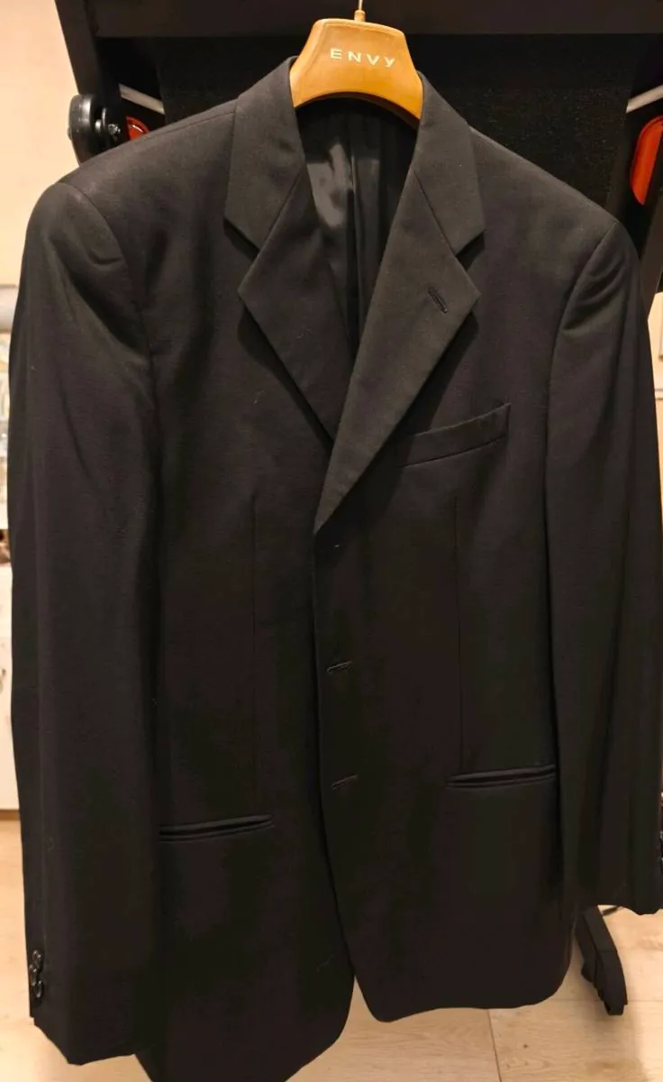 Gents Armani suit 42R - Image 1