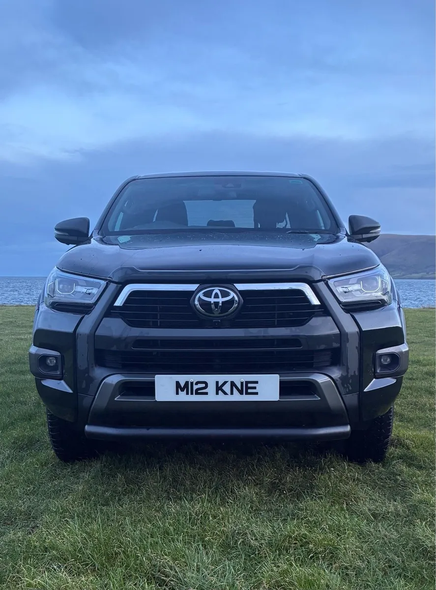 2025 Toyota Hilux Invincible X Auto - Image 2