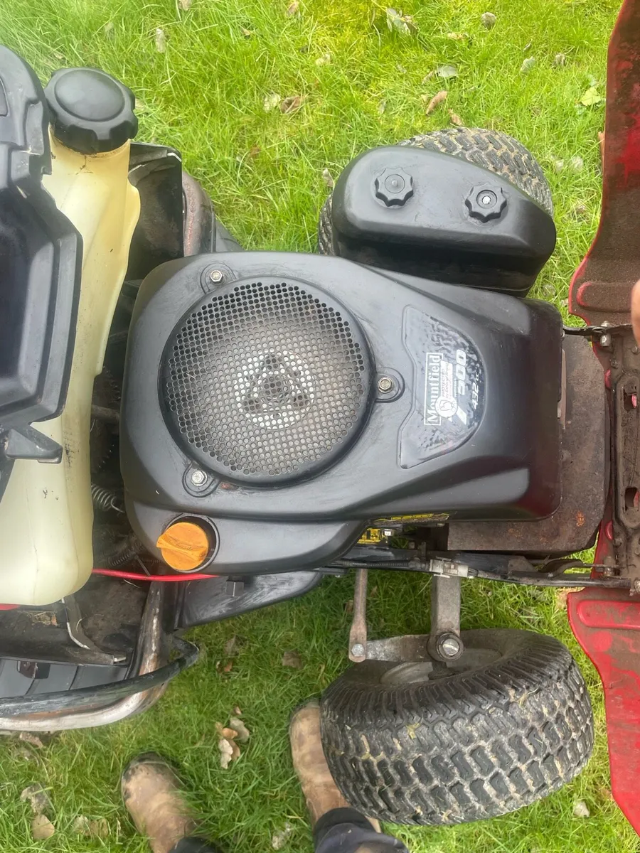 Ride on mower - Image 2