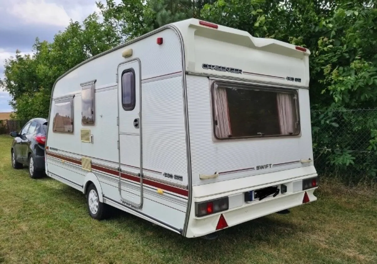 2001 4 berth Swift challenger caravan for sale. - Image 2