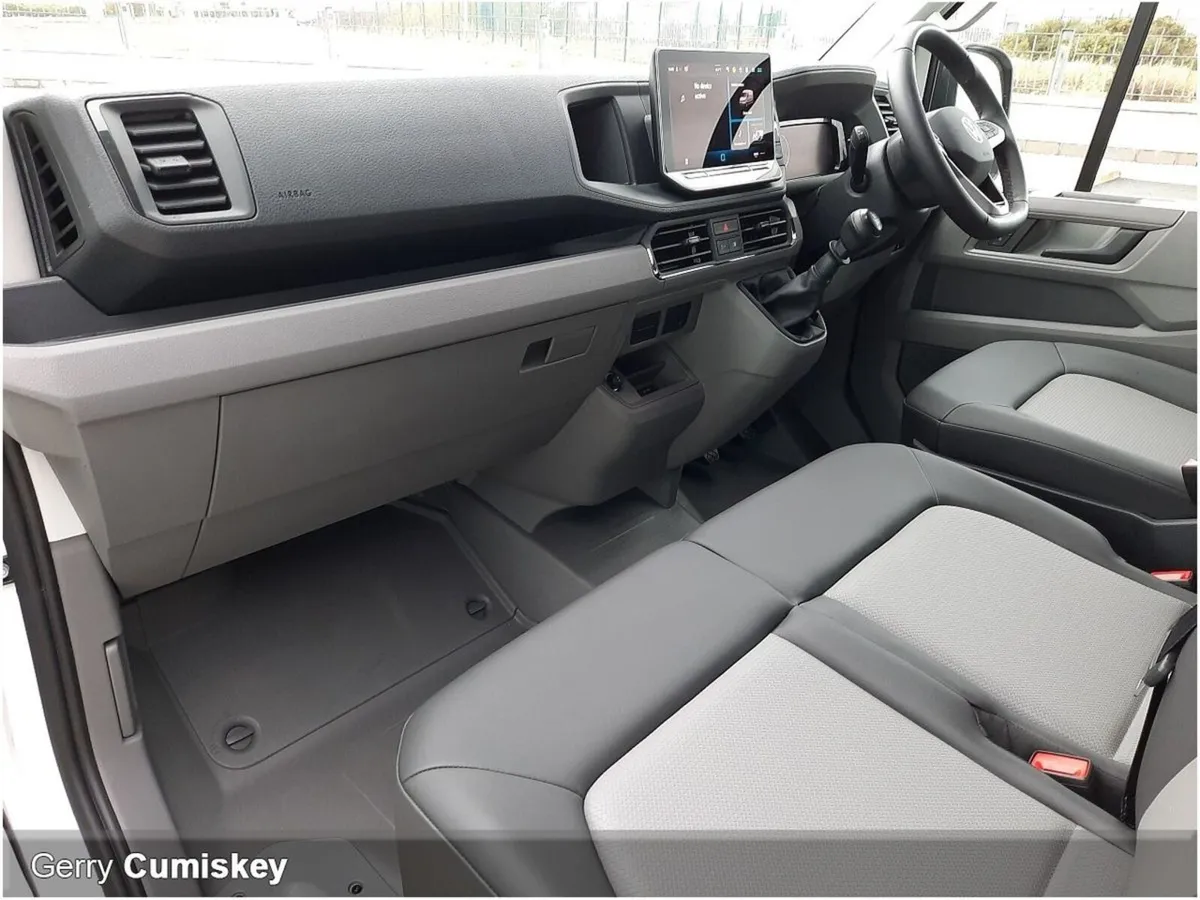 Volkswagen Crafter HIGHLINE |  30 MWB 140BHP - Image 2