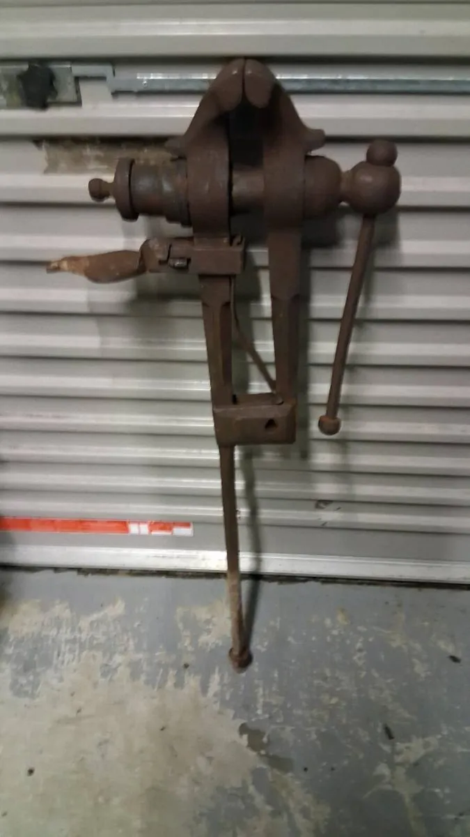 Blacksmiths vice - Image 1