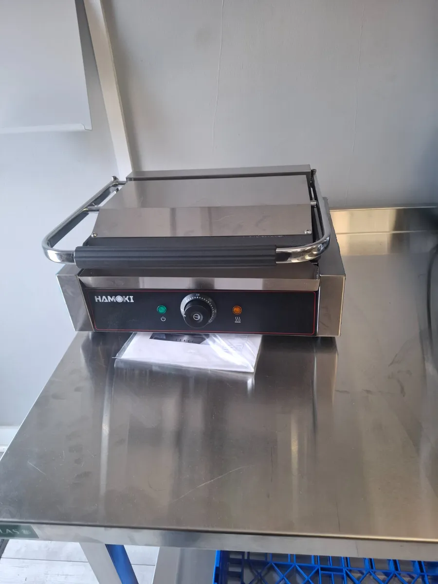 Hamoki Smooth Contact Grill Single - Image 1