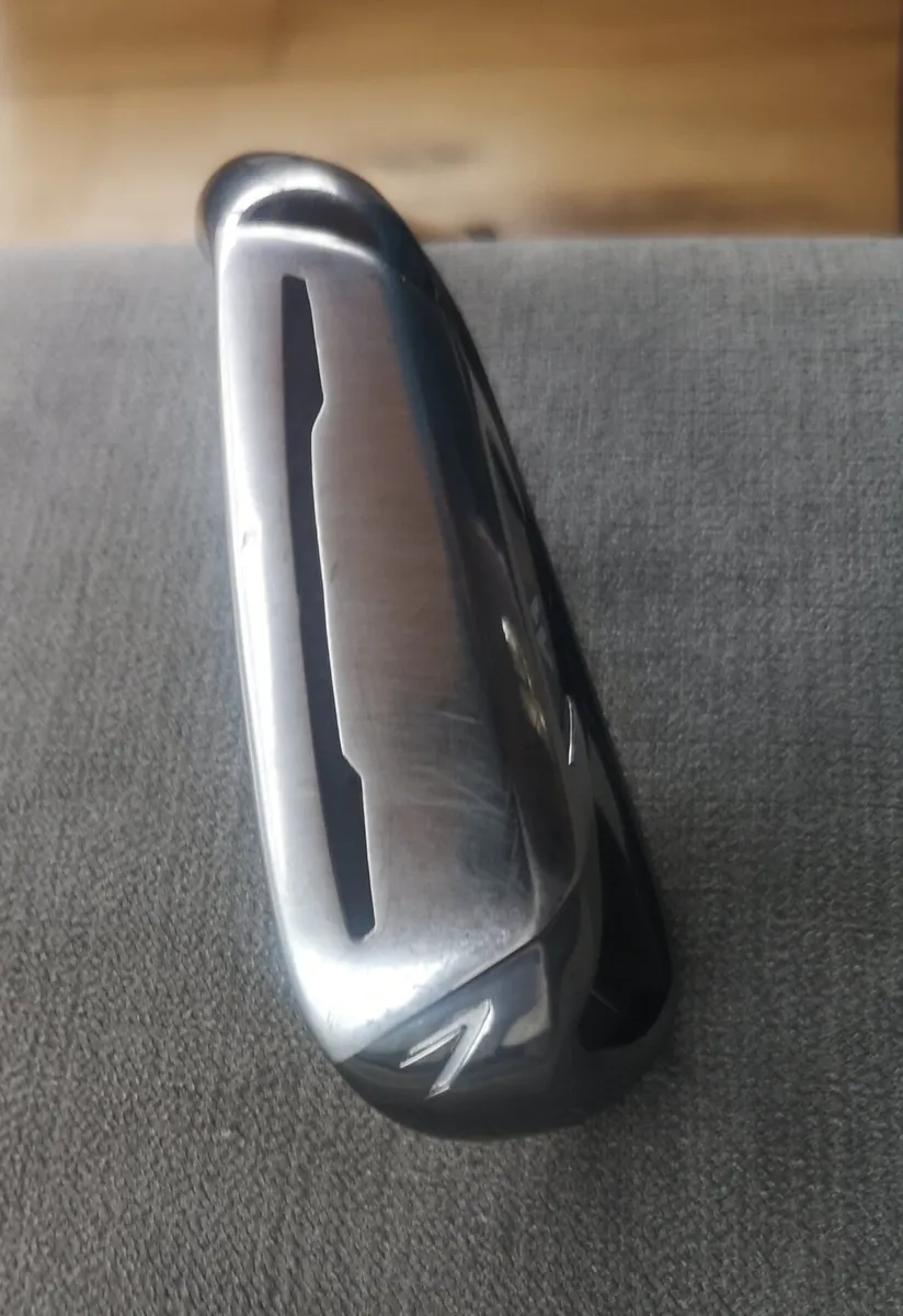Taylormade M2, 7 iron, regular graphite R/H - Image 1