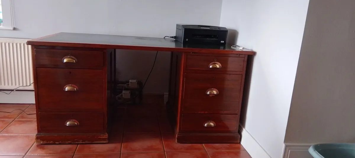 Antique desk - Image 4