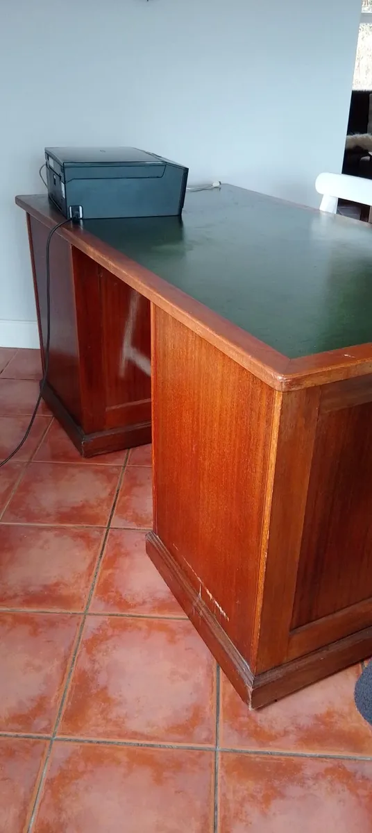 Antique desk - Image 3