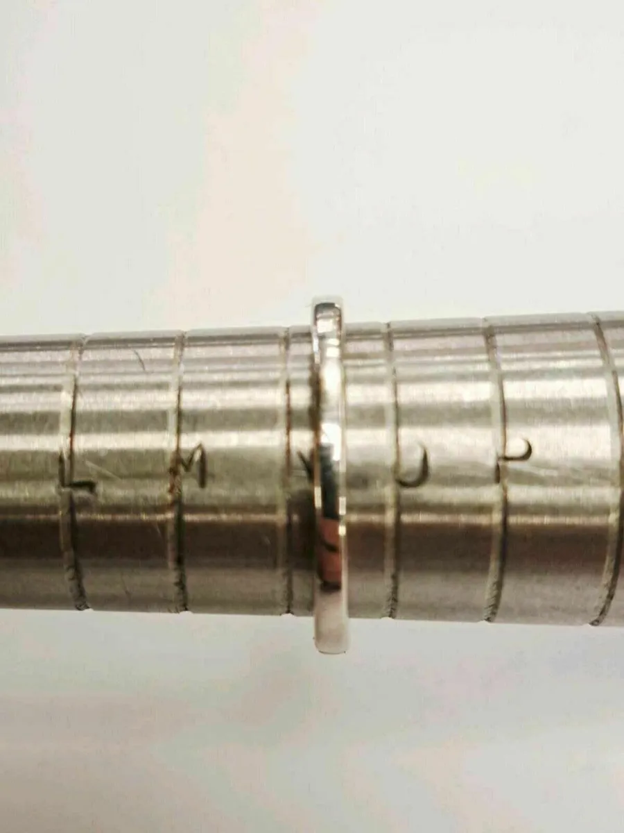 18K White Gold Diamond Ring - Image 2