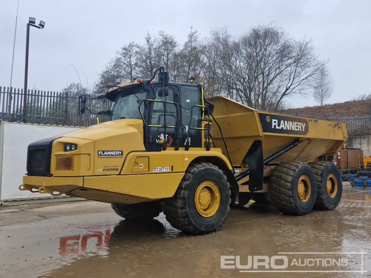 2022 CAT 730 - Image 2