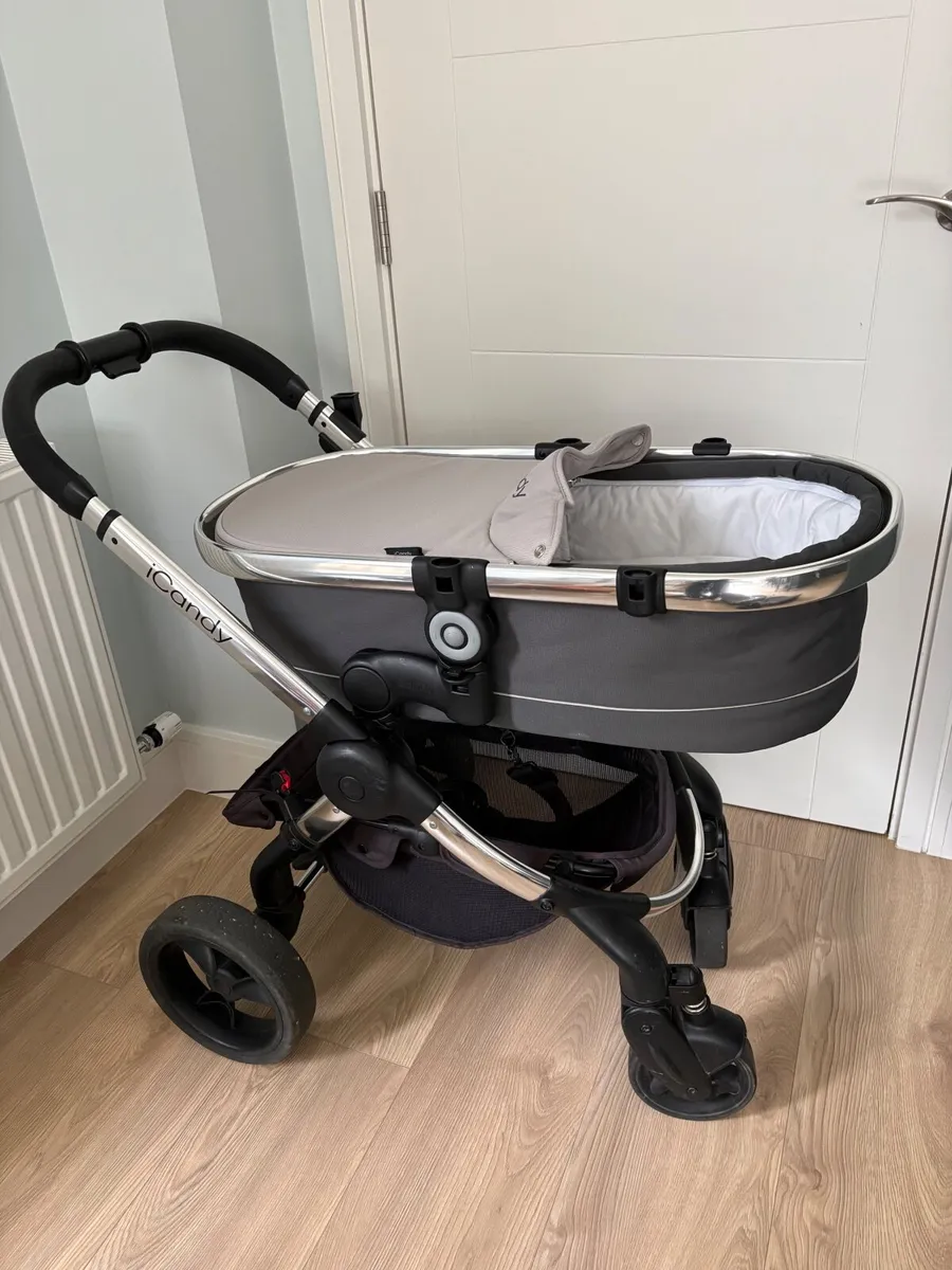 iCandy Peach travel system with accessories - Image 3