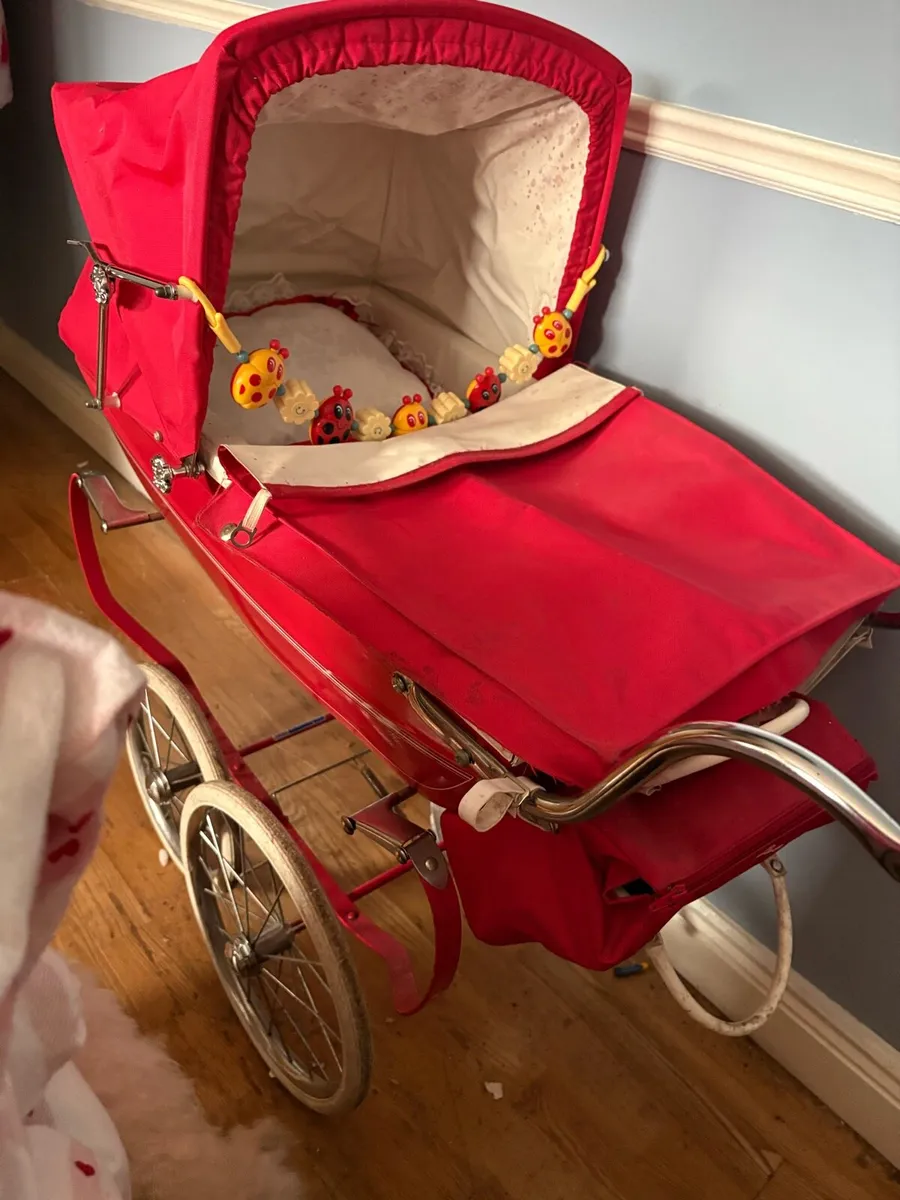 Silver cross dolls pram - Image 2