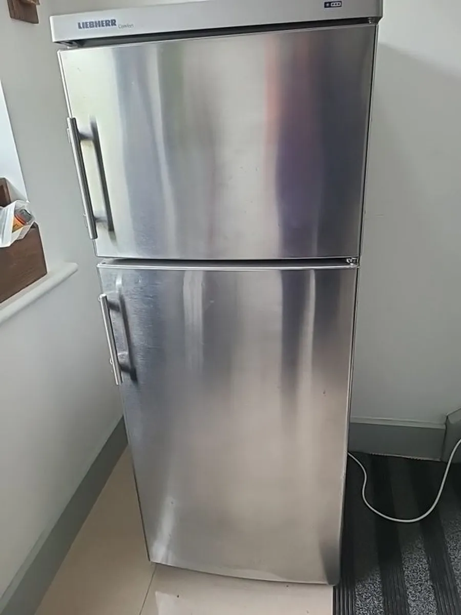 fridge freezer - Image 1