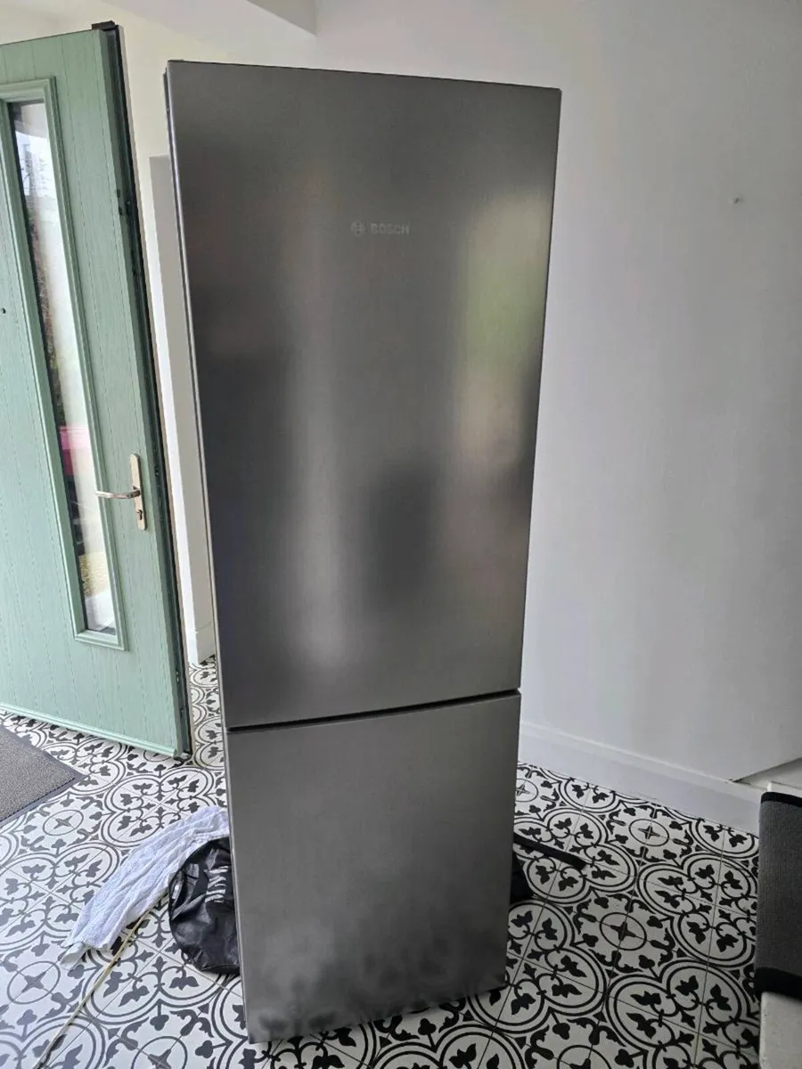 Bosch fridge freezer - Image 1