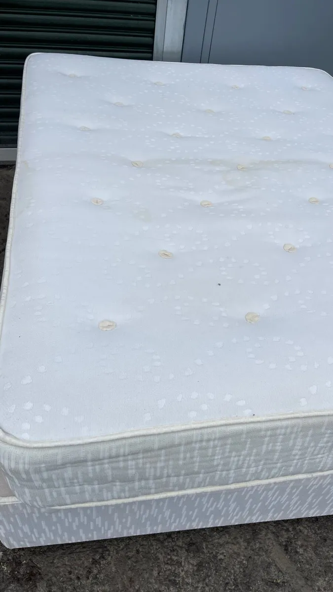 King size bed with mattress - Image 3