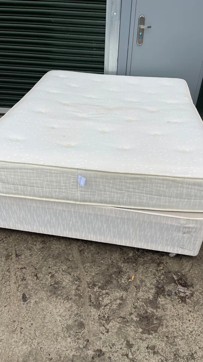 King size bed with mattress - Image 1